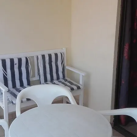 Castel Harbour شقة